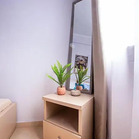 Apartment 15 - & Access Himare