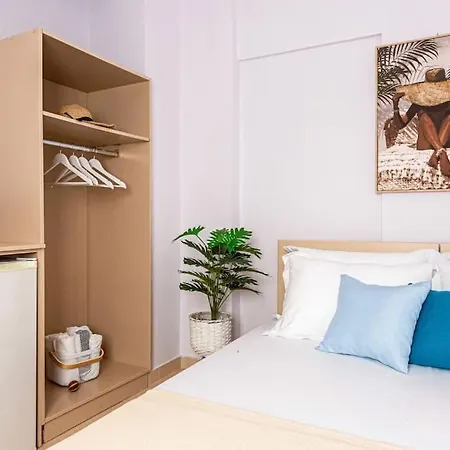 Apartment 15 - & Access Himare