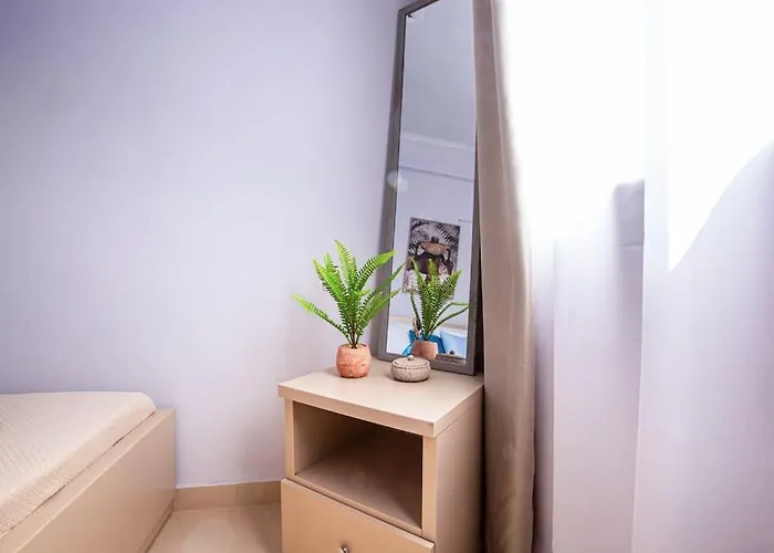 Daire 15 - & Access Himarë